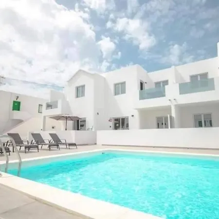 Casa Ocean Bliss - 2 Bedroom On Rociega 35 Complex - Perfect Location Near Casino And * Puerto del Carmen (Lanzarote)
