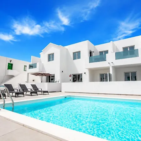 Daire Casa Ocean Bliss; 2-bed Apt. In Perfect Location!